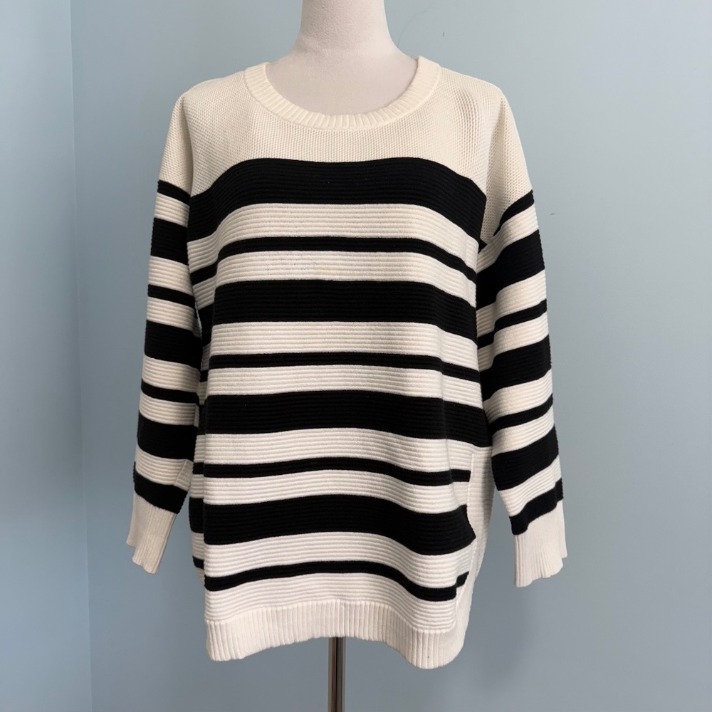 Chicos Zenergy Size 3 White Sweater Black Horizontal Stripes Heavy Knit Top XL
